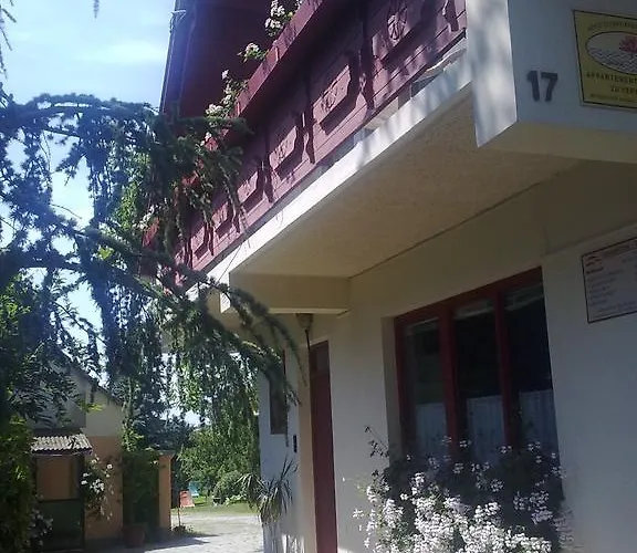 Muskatli Vendeghaz 住宿加早餐酒店 *